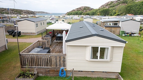 ABI New Hampton inkl plats 107 på populära Siviks Camping - Begagnad villavagn 17 of 21