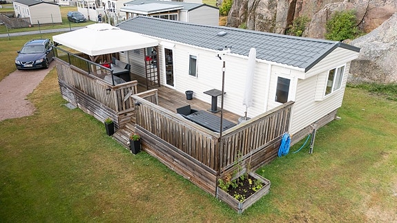 ABI New Hampton inkl plats 107 på populära Siviks Camping - Begagnad villavagn 16 of 21