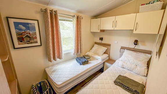 ABI New Hampton inkl plats 107 på populära Siviks Camping - Begagnad villavagn 19 of 21