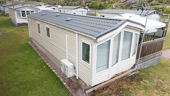 ABI New Hampton inkl plats 107 på populära Siviks Camping - Begagnad villavagn 14 of 21