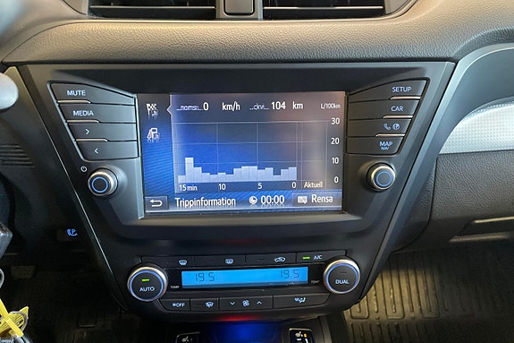 Toyota Avensis 24 of 27