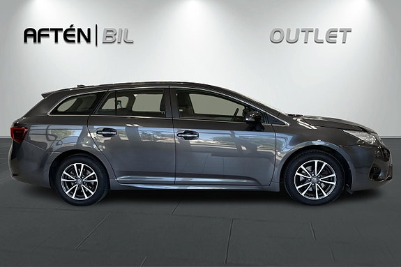 Toyota Avensis 6 of 27