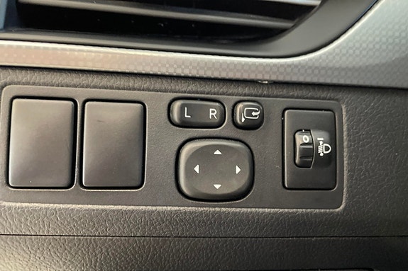 Toyota Avensis 20 of 27