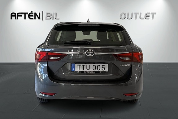 Toyota Avensis 8 of 27