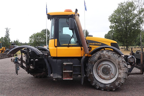 Nu demonteras JCB 3190 Fastrac 3 of 4