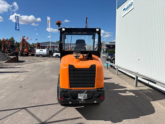 Doosan DL60 4 of 12