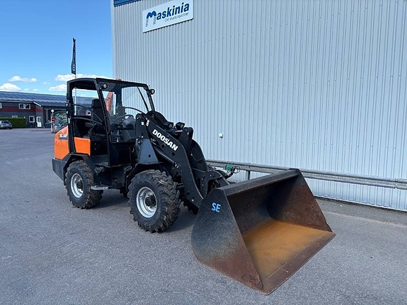 Doosan DL60 7 of 12