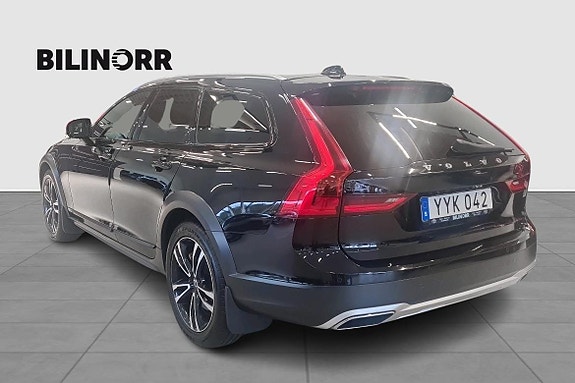 Volvo V90 Cross Country 5 of 11