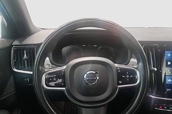 Volvo V90 Cross Country 7 of 11