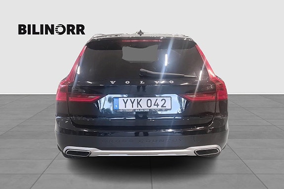 Volvo V90 Cross Country 6 of 11
