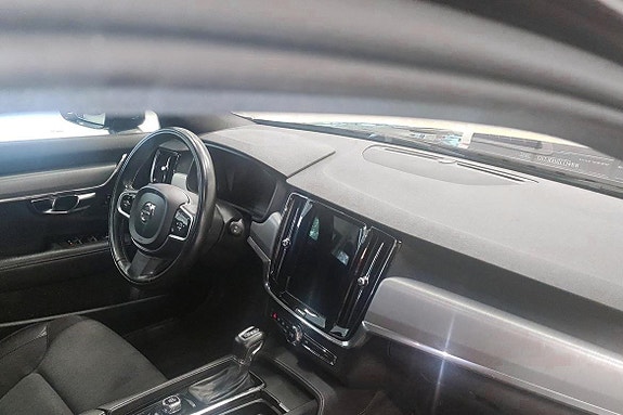 Volvo V90 Cross Country 8 of 11
