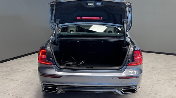 Volvo S60 13 of 19