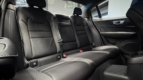 Volvo S60 9 of 19