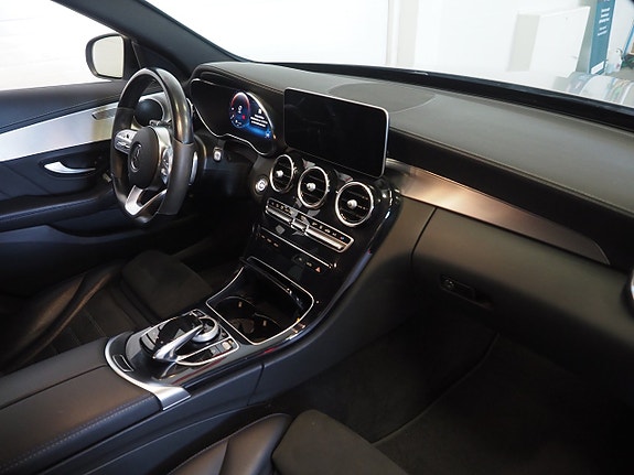 Mercedes-Benz C300 9 of 25