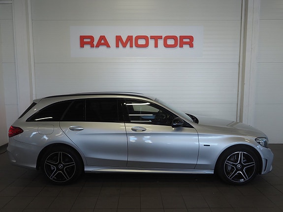 Mercedes-Benz C300 4 of 25