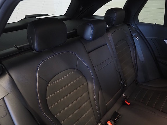 Mercedes-Benz C300 12 of 25