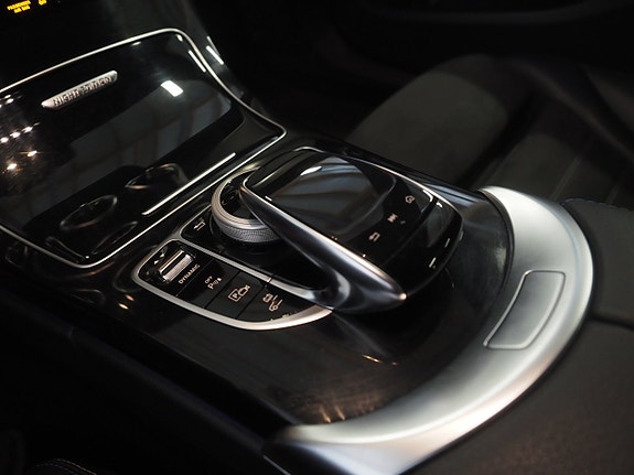 Mercedes-Benz C300 18 of 25