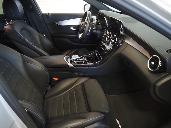Mercedes-Benz C300 10 of 25