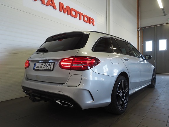 Mercedes-Benz C300 7 of 25