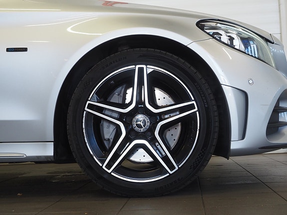 Mercedes-Benz C300 8 of 25