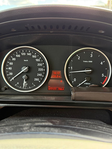 BMW 525d 4 of 7