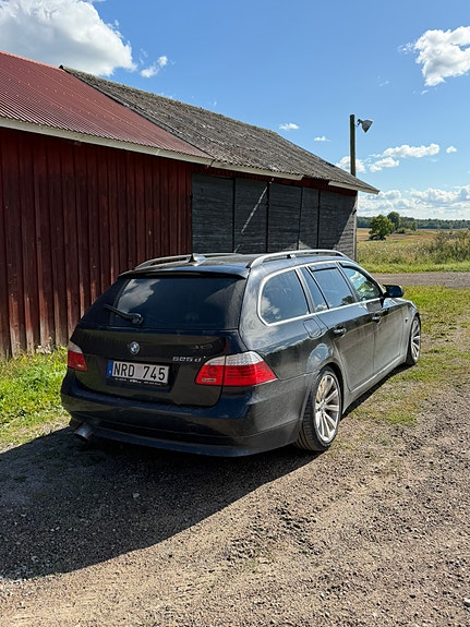 BMW 525d 3 of 7