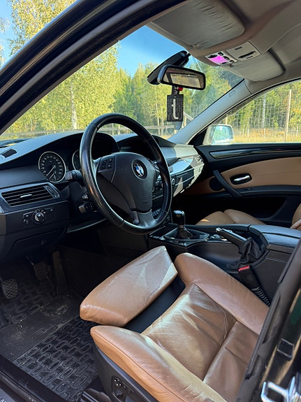 BMW 525d 6 of 7