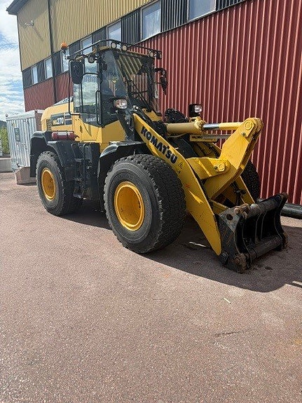 Hjullastare Komatsu WA270-8 2 of 3