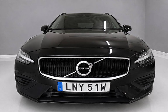 Volvo V60 2 of 26