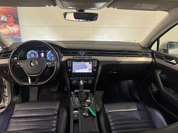 Volkswagen Passat 10 of 19