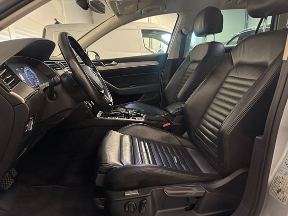 Volkswagen Passat 15 of 19