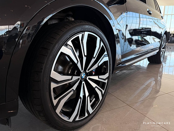 BMW X7 16 of 16