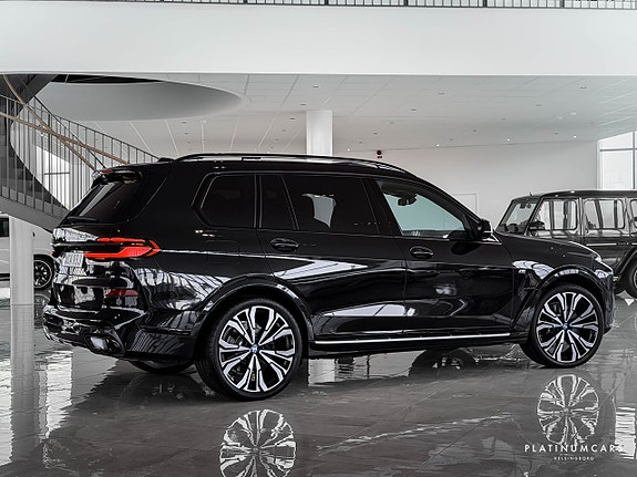 BMW X7 2 of 16