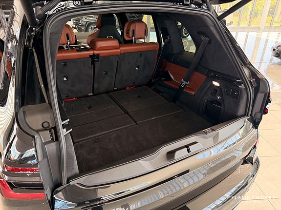 BMW X7 8 of 16
