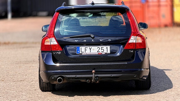 Volvo V70 6 of 16