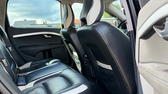 Volvo V70 14 of 16