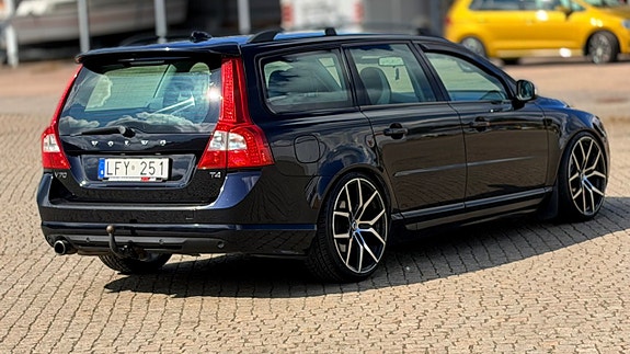 Volvo V70 5 of 16