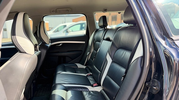 Volvo V70 13 of 16