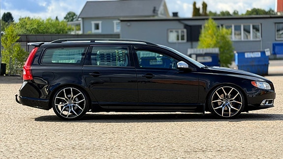 Volvo V70 4 of 16