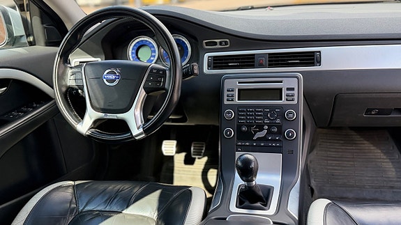 Volvo V70 15 of 16