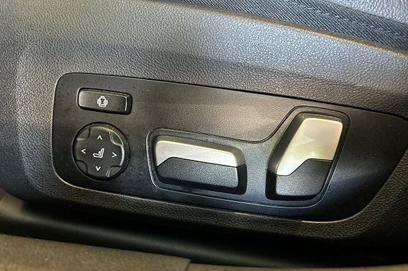 BMW i4 18 of 24