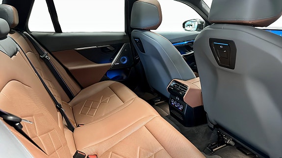 BMW i5 5 of 13