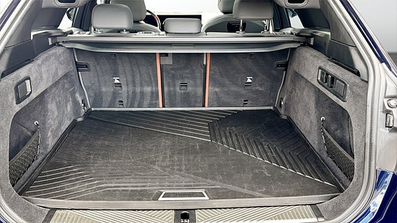 BMW i5 10 of 13