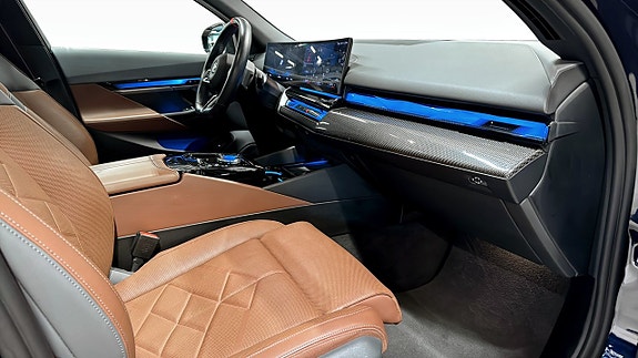 BMW i5 3 of 13