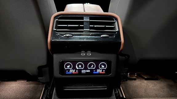 BMW i5 12 of 13