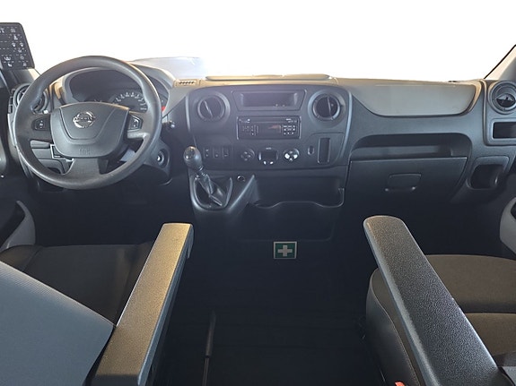 Nissan NV400 9 of 15