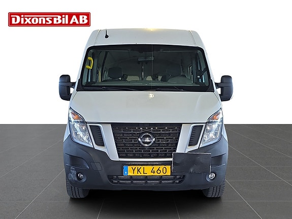 Nissan NV400 13 of 15