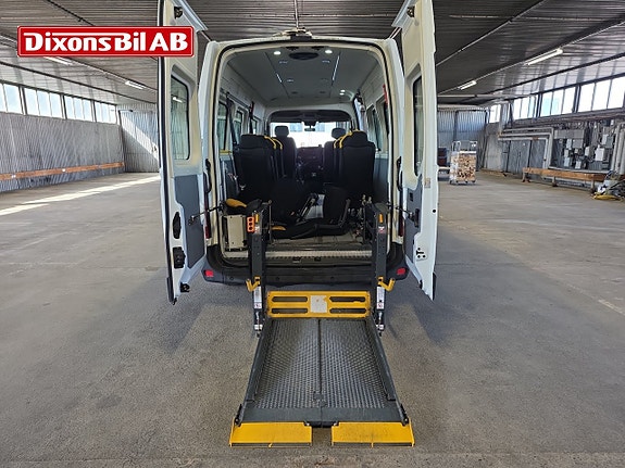 Nissan NV400 12 of 15