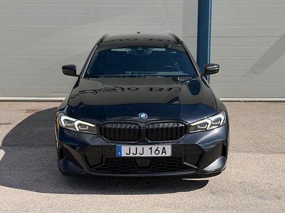 BMW 330e 2 of 20