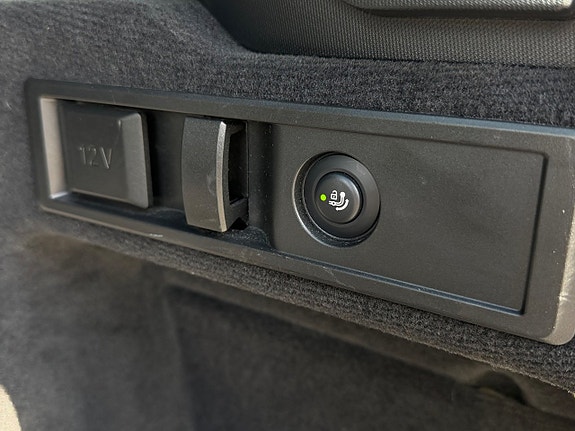 BMW 330e 10 of 20